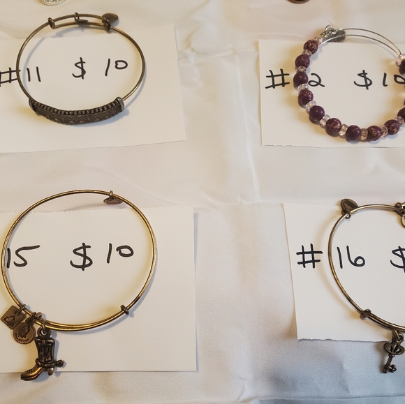 Jewelry - Picture 4 of 8